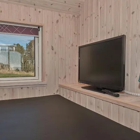 Beautiful In With 2 Bedrooms And Wifi
