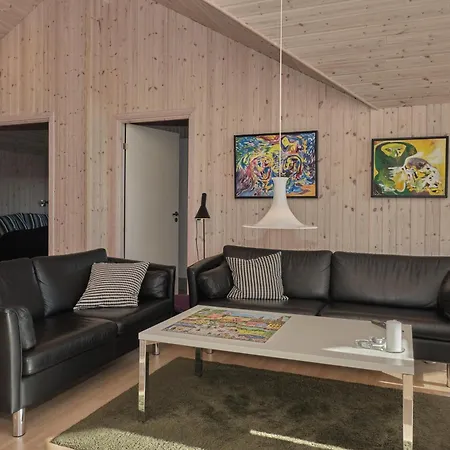 Beautiful In With 2 Bedrooms And Wifi